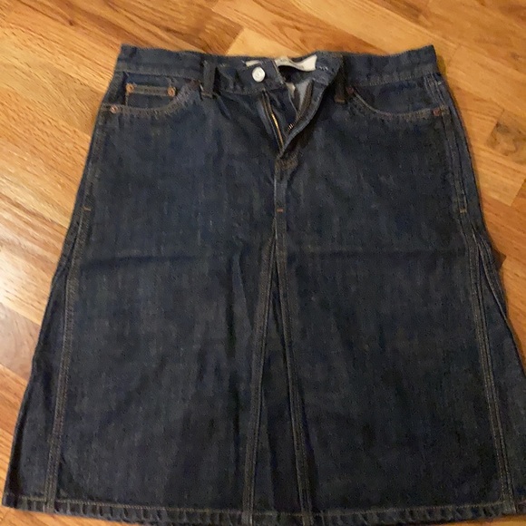 2 Gap demin skirts - Picture 3 of 4